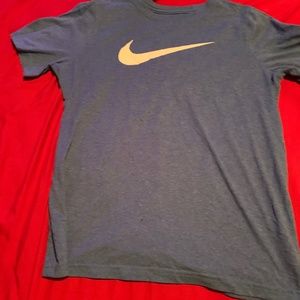 Nike boys tee